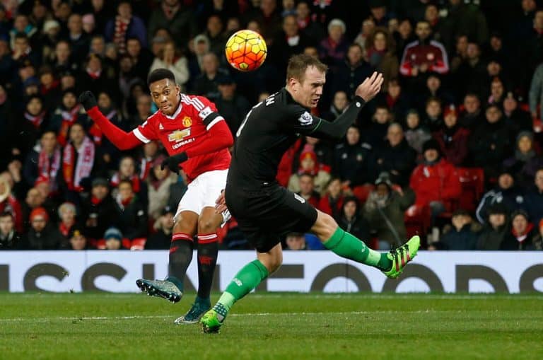 Premier League : Manchester United accueille Stoke City, un match décisif pour les deux équipes