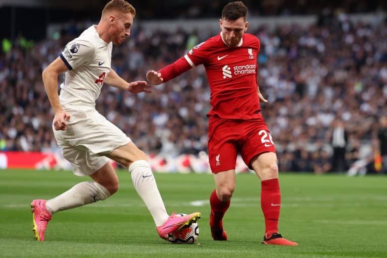 Robertson fustige les attaquants de Liverpool suite à leur débâcle inattendue contre Palace : une pluie de critiques à découvrir !