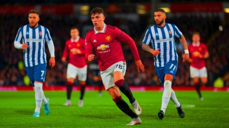 « Un prodige de 18 ans époustoufle le monde » : Manchester United écrase la Real Sociedad avec une jeune étoile en pleine lumière