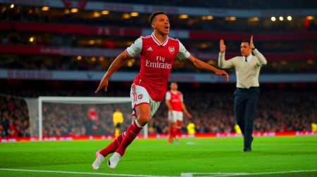 « Arteta brise la routine » : Trossard titularisé, trois changements chocs bouleversent le destin d'Arsenal en pleine tourmente