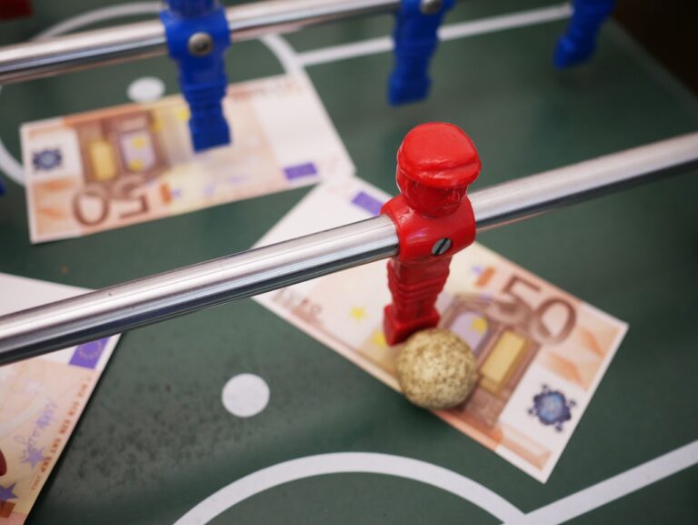 « Les paris foot ruinent des milliers de fans » : un manque cruel d’éducation financière alarme les experts face à l’explosion des mises en ligne