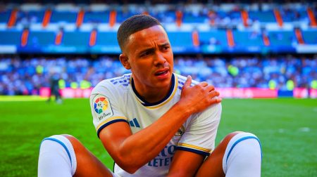 Illustration de Jude Bellingham en action lors d'un match du Real Madrid. Image réalisée par IA.