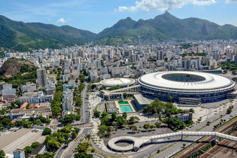 « Ils étaient 200 000 dans les tribunes » : le Maracanã devient le plus grand stade de l’histoire pour un match