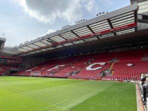 Maresca, sûr d’une victoire en appel de City, répond sans lire le verdict avant d’aller à Anfield
