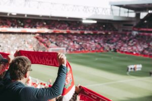 Avant Anfield, la police prépare un dispositif visible contre les chants